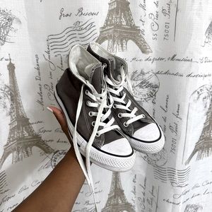 Grey converse